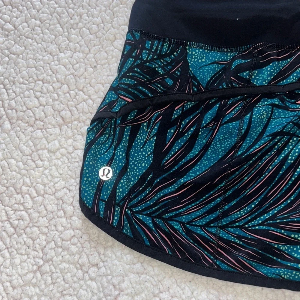 Lululemon Athletica Teal and Black Leaf Print Shorts